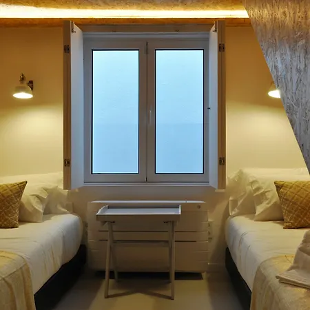 Friendly Border Design Apartment Lisbon